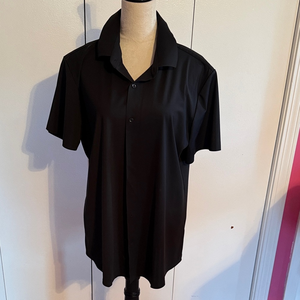 Sleek Black Men's Casual Button Down Shirt